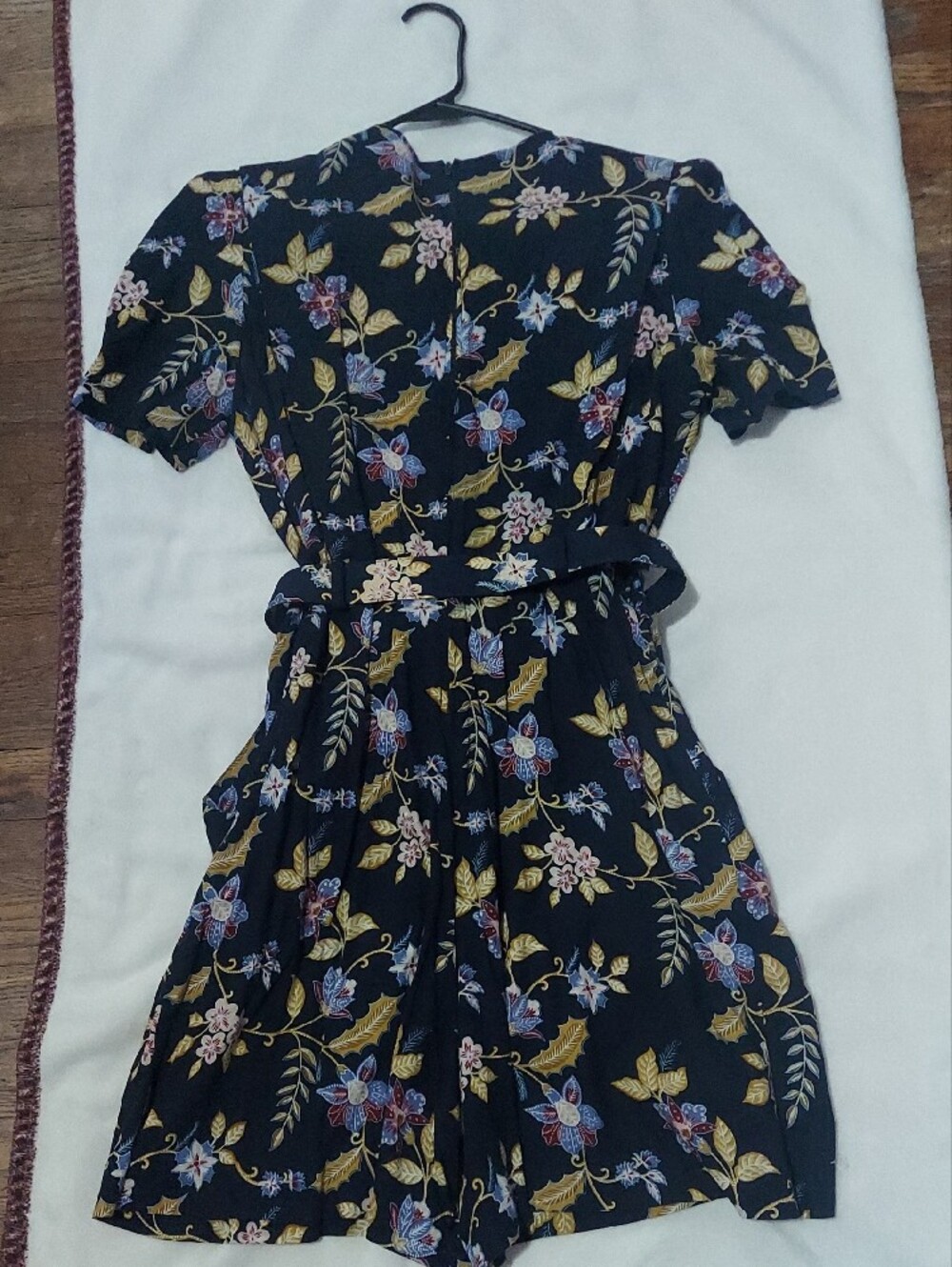 Vintage Floral V-Neck Short Sleeve Romper with Belt - Navy - Picture 8 of 10